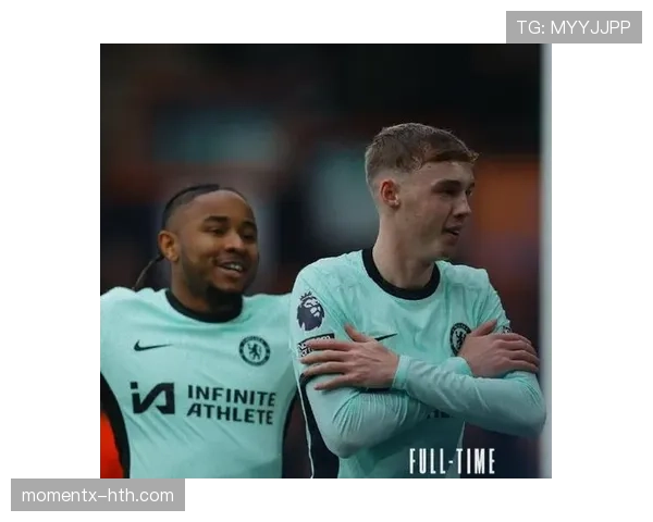 杜埃 vs 帕尔默:新生代中场核心成长路径与战术适配差异 杜埃 vs 帕尔默:新生代中场核心成长路径与战术适配差异