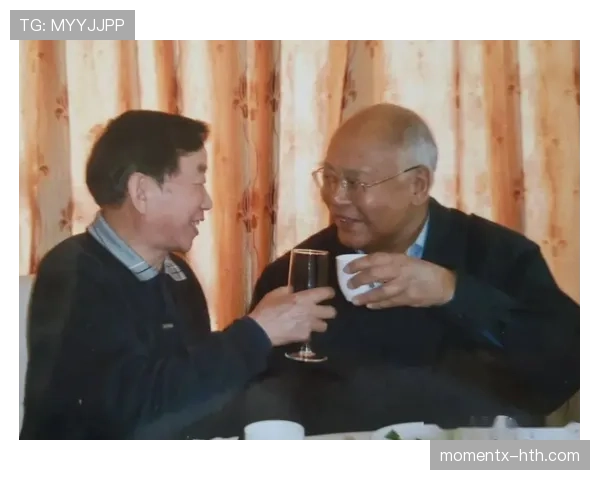 施洋背的包能顶我半年工资，看到他下车我瞬间想假装不认识