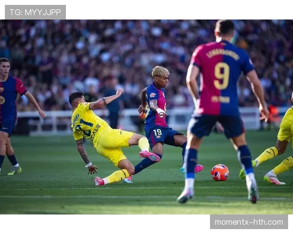 巴萨关键比赛表现波动，球队稳定性面临考验，赛季走势受到影响